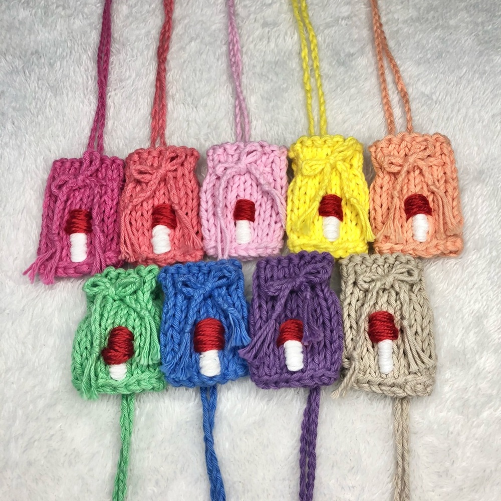 Mini Crystal Pouch Necklace - Picture 3 of 5